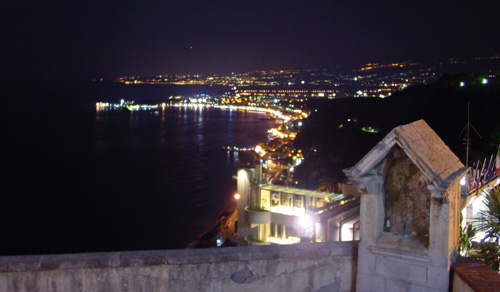 lichtjes baai giardini naxos